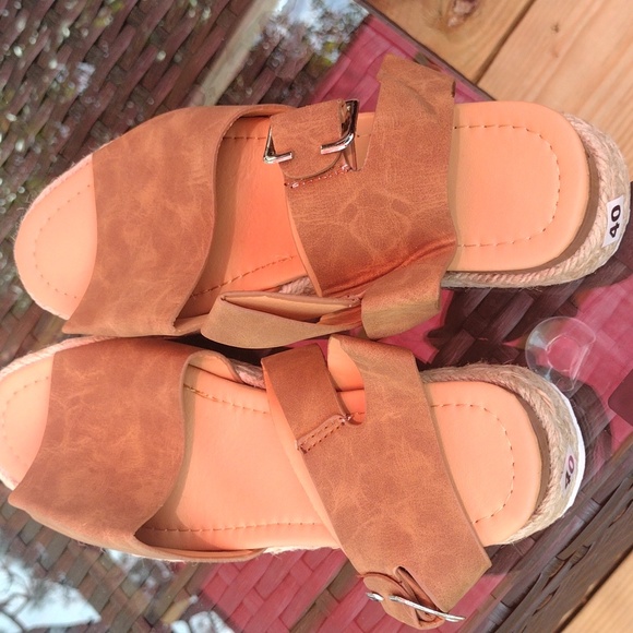 Sandals High heel wedges - Picture 3 of 5